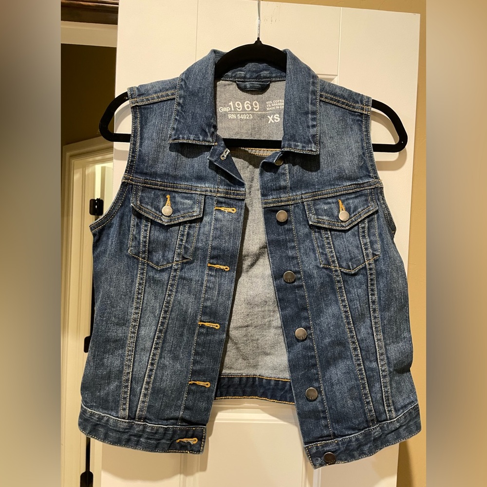 Gap 1969 denim vest size XS
